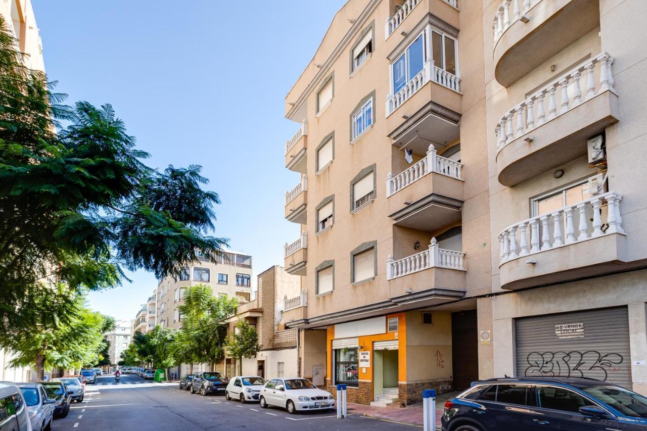 Ferienwohnung Apartament Caballero De Rodas Torrevieja Exterior foto